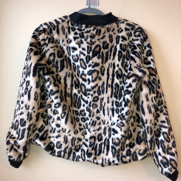 Worn once cheetah faux fur bomber jacket - Picture 2 of 2